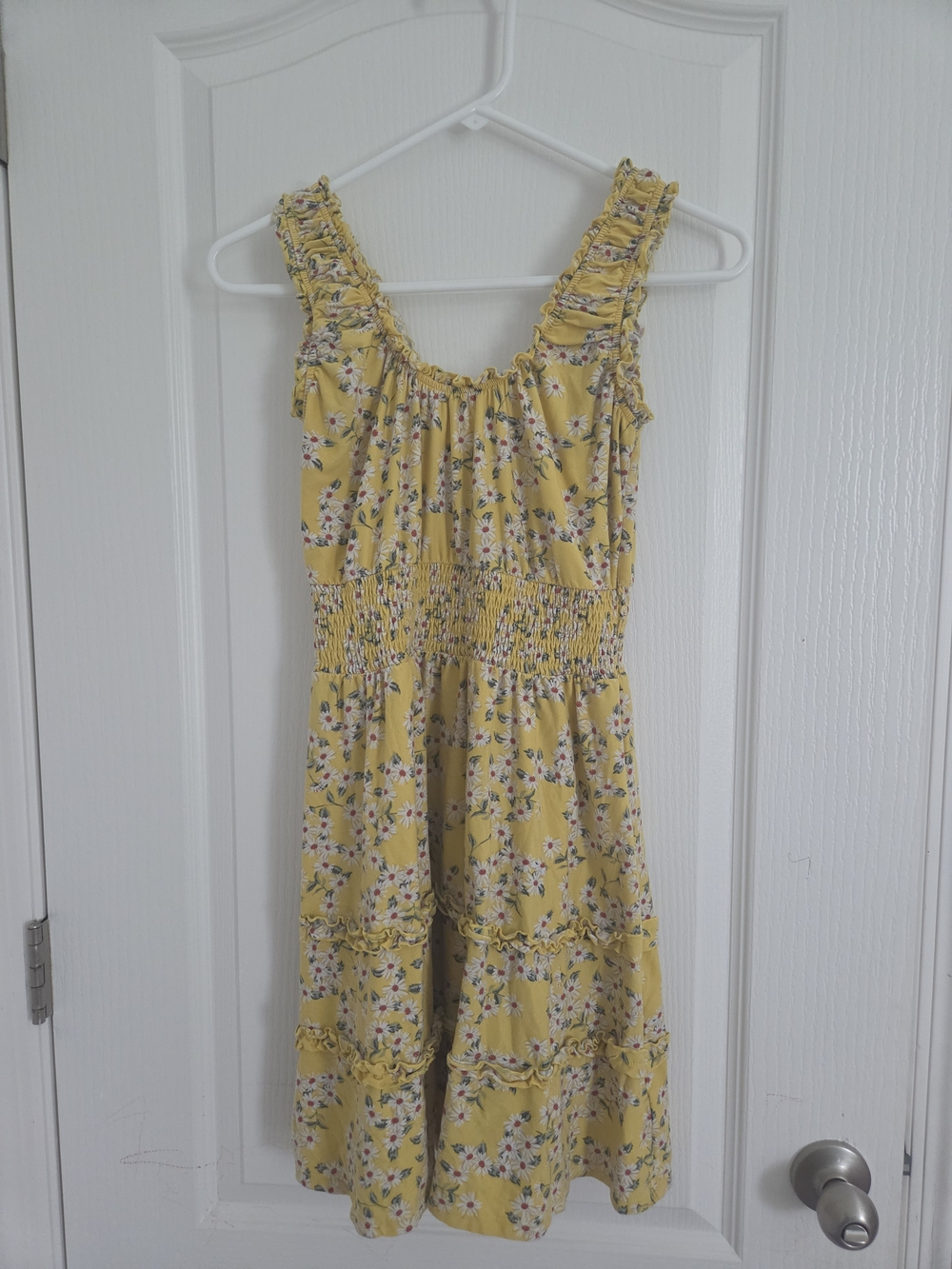 No Boundaires Yellow Floral Smocked Sundress Size Small Petie 3/5